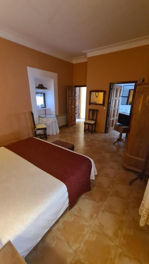 Huete Casa Palacio Conde De Garcinarro מראה חיצוני תמונה