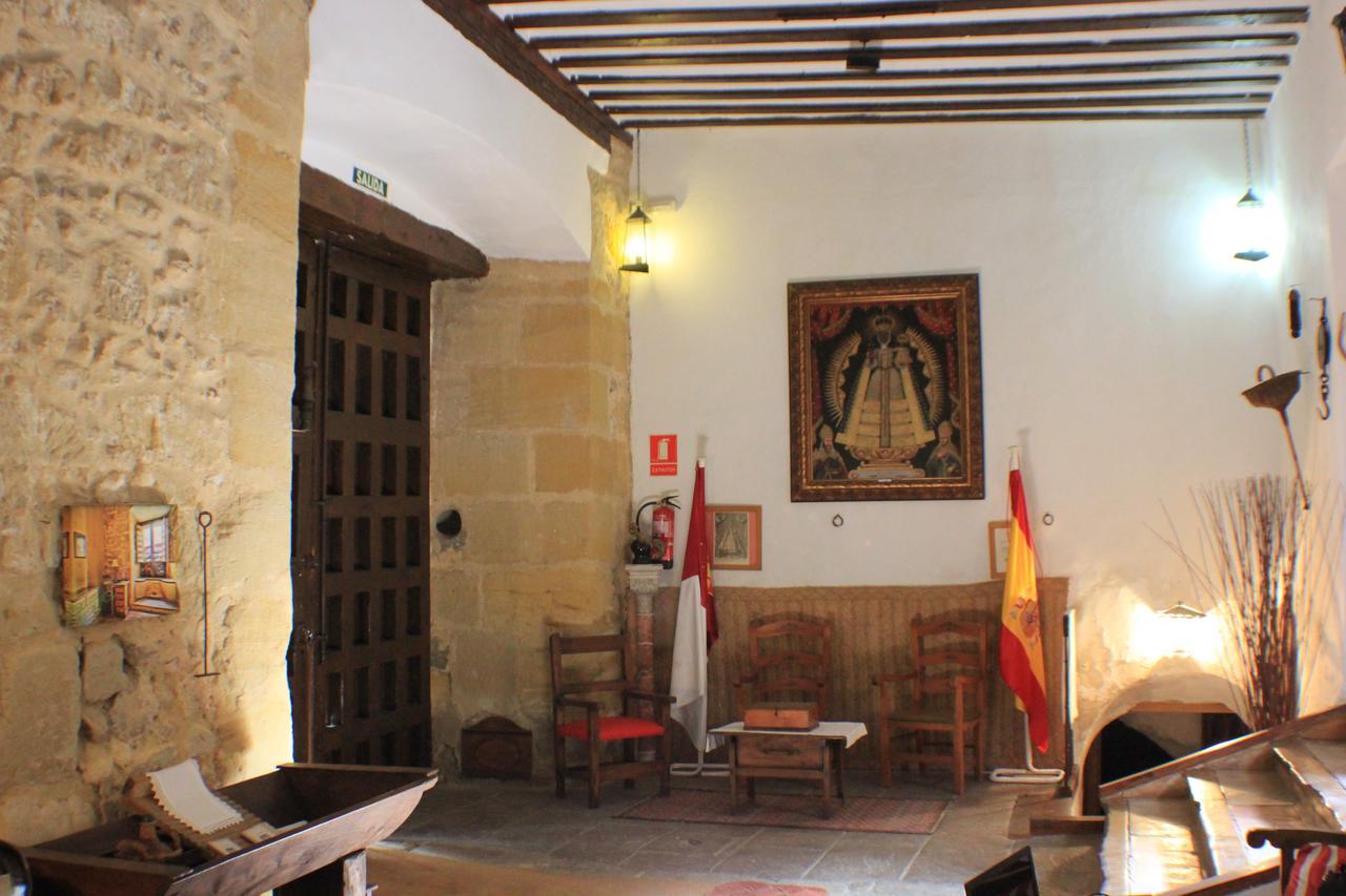 Huete Casa Palacio Conde De Garcinarro מראה חיצוני תמונה