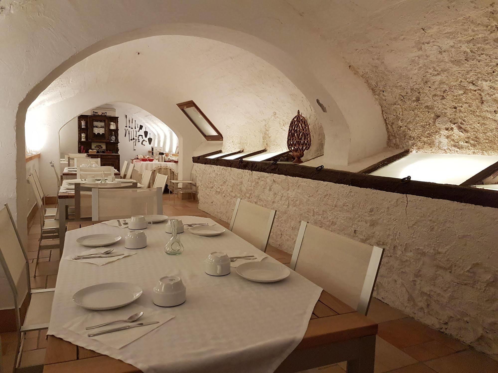 Huete Casa Palacio Conde De Garcinarro מראה חיצוני תמונה