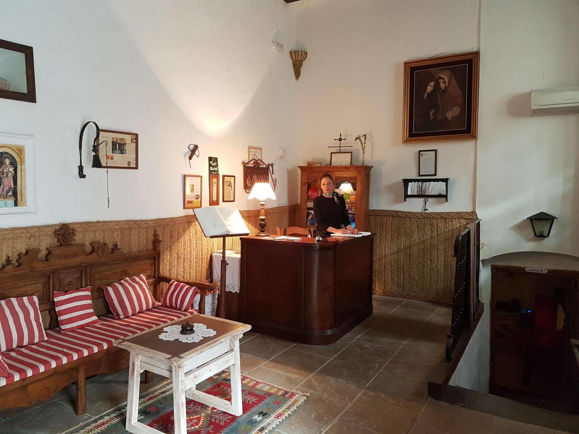 Huete Casa Palacio Conde De Garcinarro מראה חיצוני תמונה