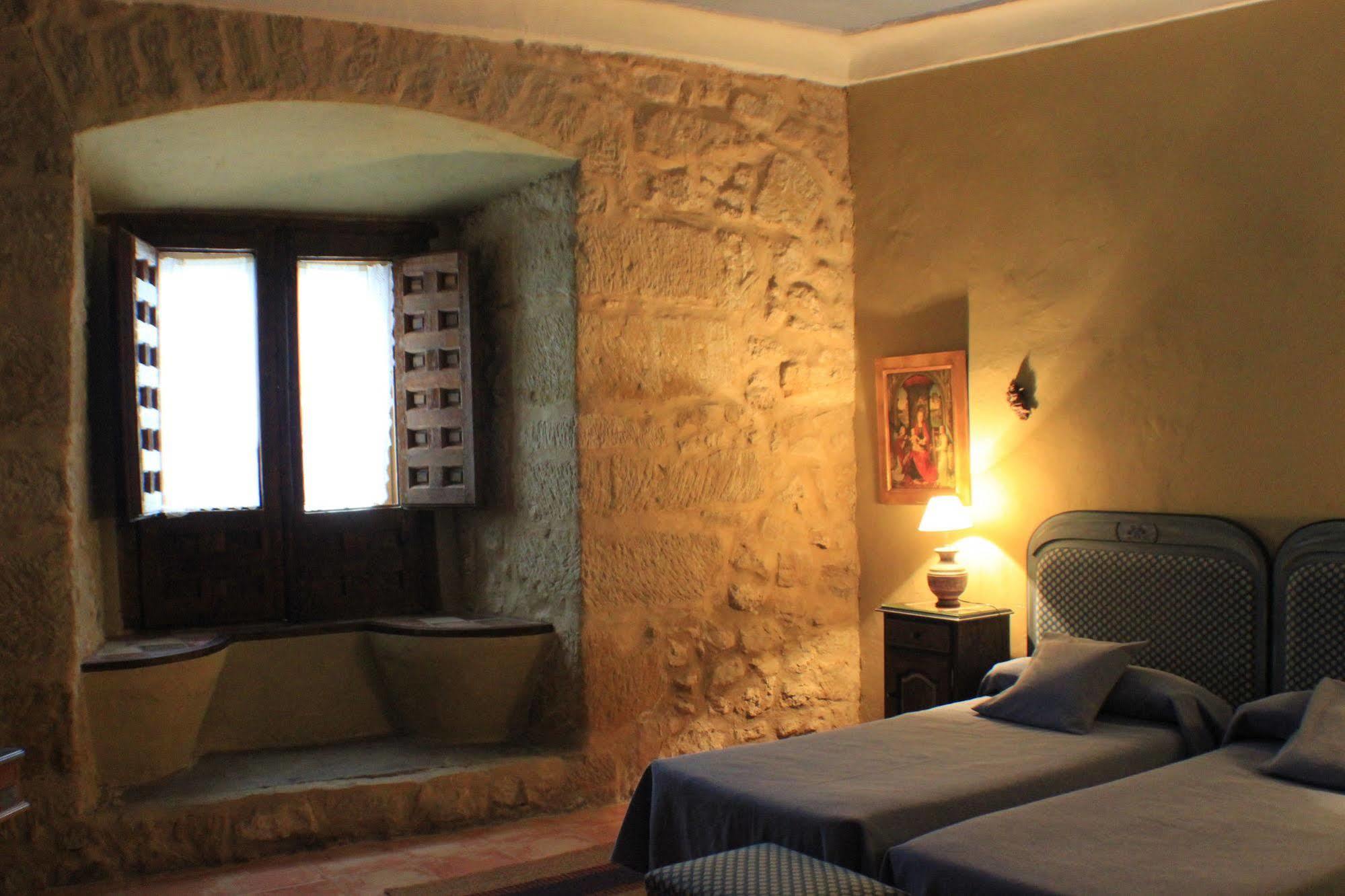 Huete Casa Palacio Conde De Garcinarro מראה חיצוני תמונה