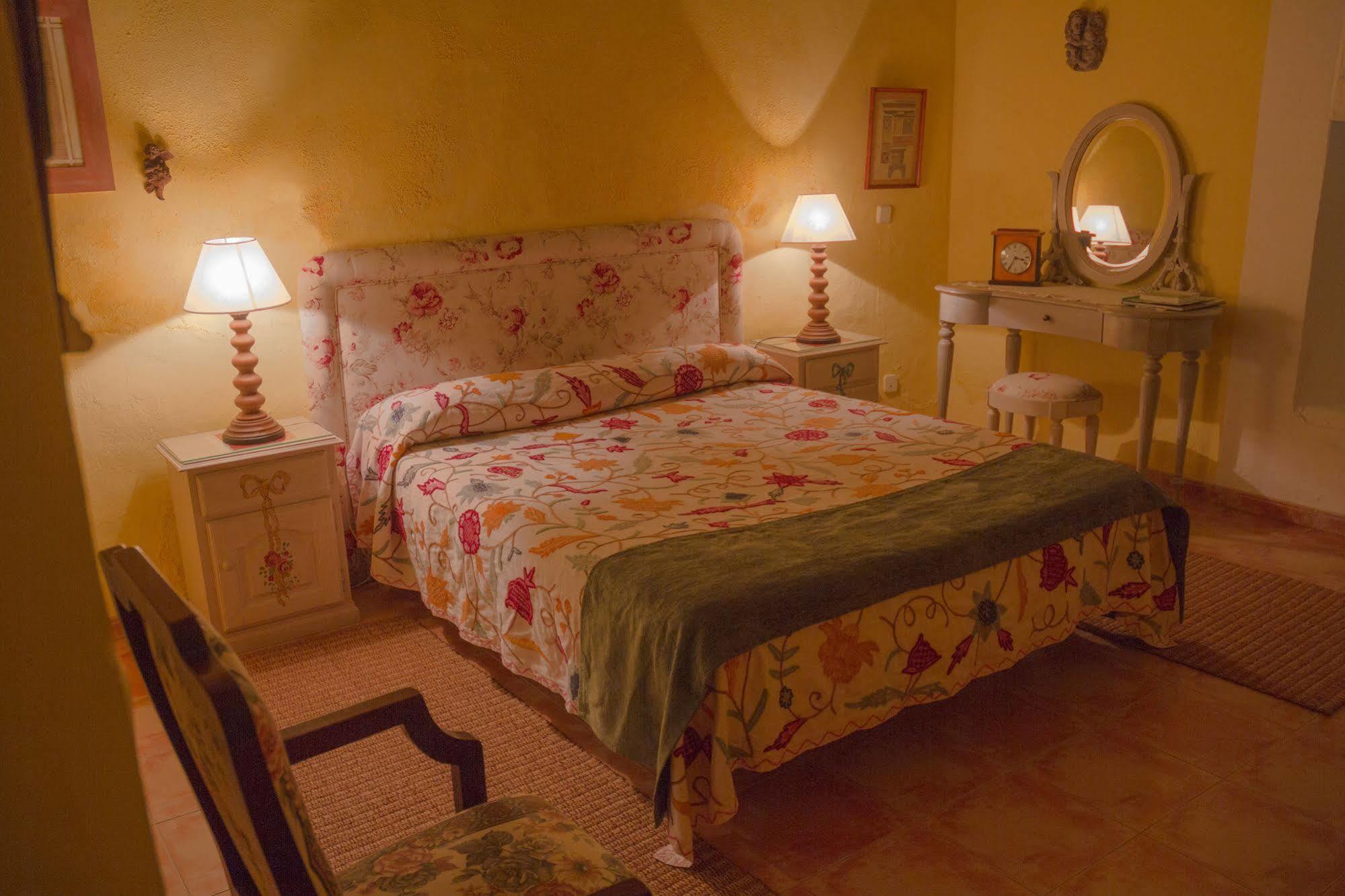 Huete Casa Palacio Conde De Garcinarro מראה חיצוני תמונה