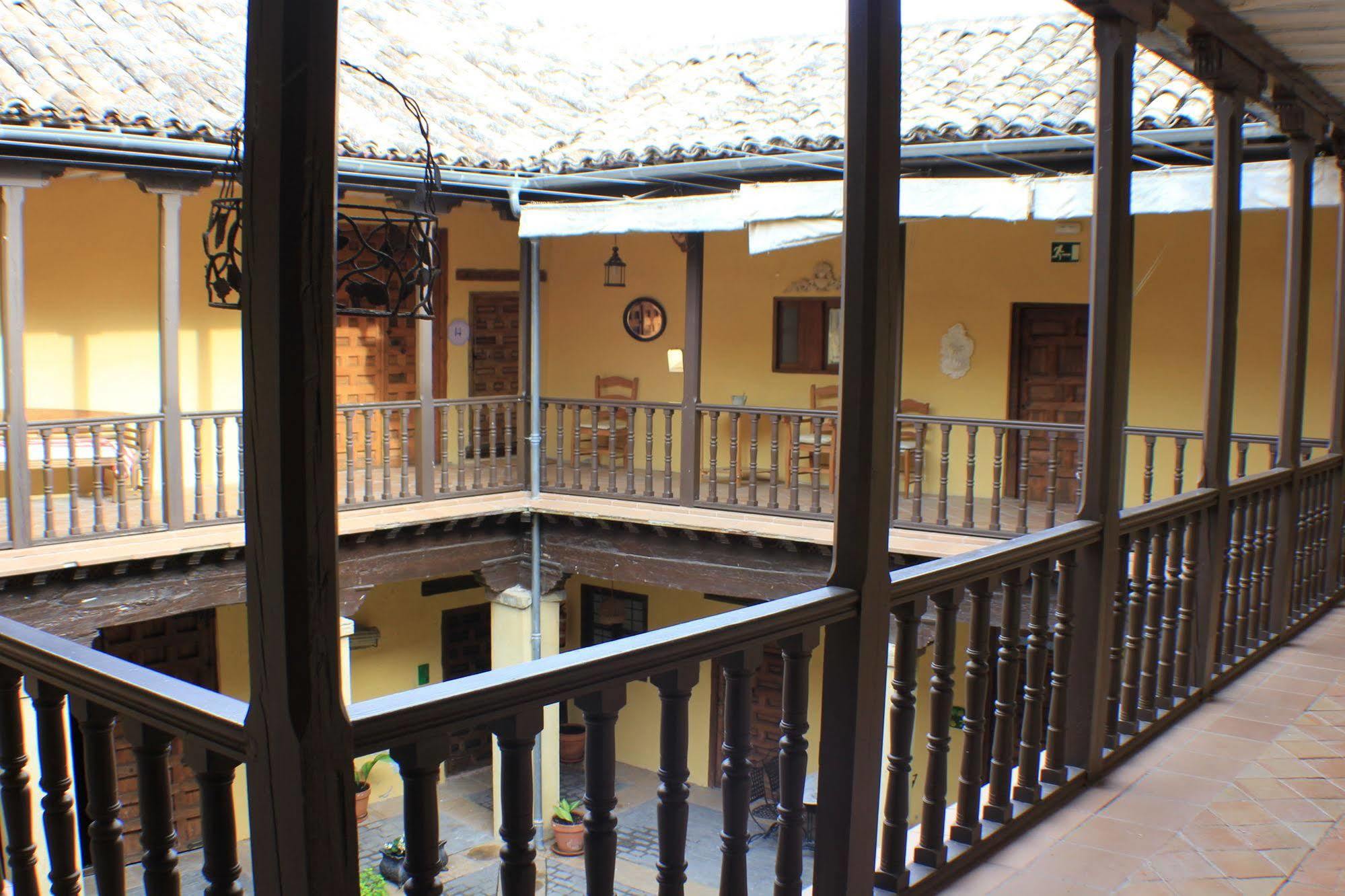 Huete Casa Palacio Conde De Garcinarro מראה חיצוני תמונה