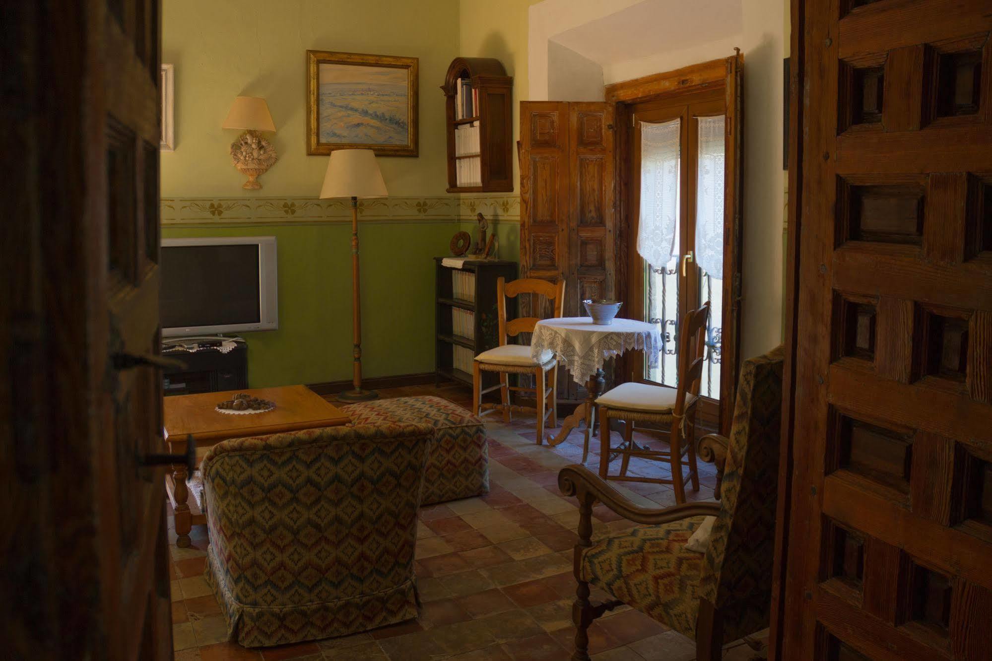 Huete Casa Palacio Conde De Garcinarro מראה חיצוני תמונה
